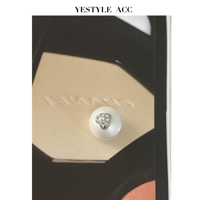 YES艺森珍珠爱心镶钻纽扣女装衬