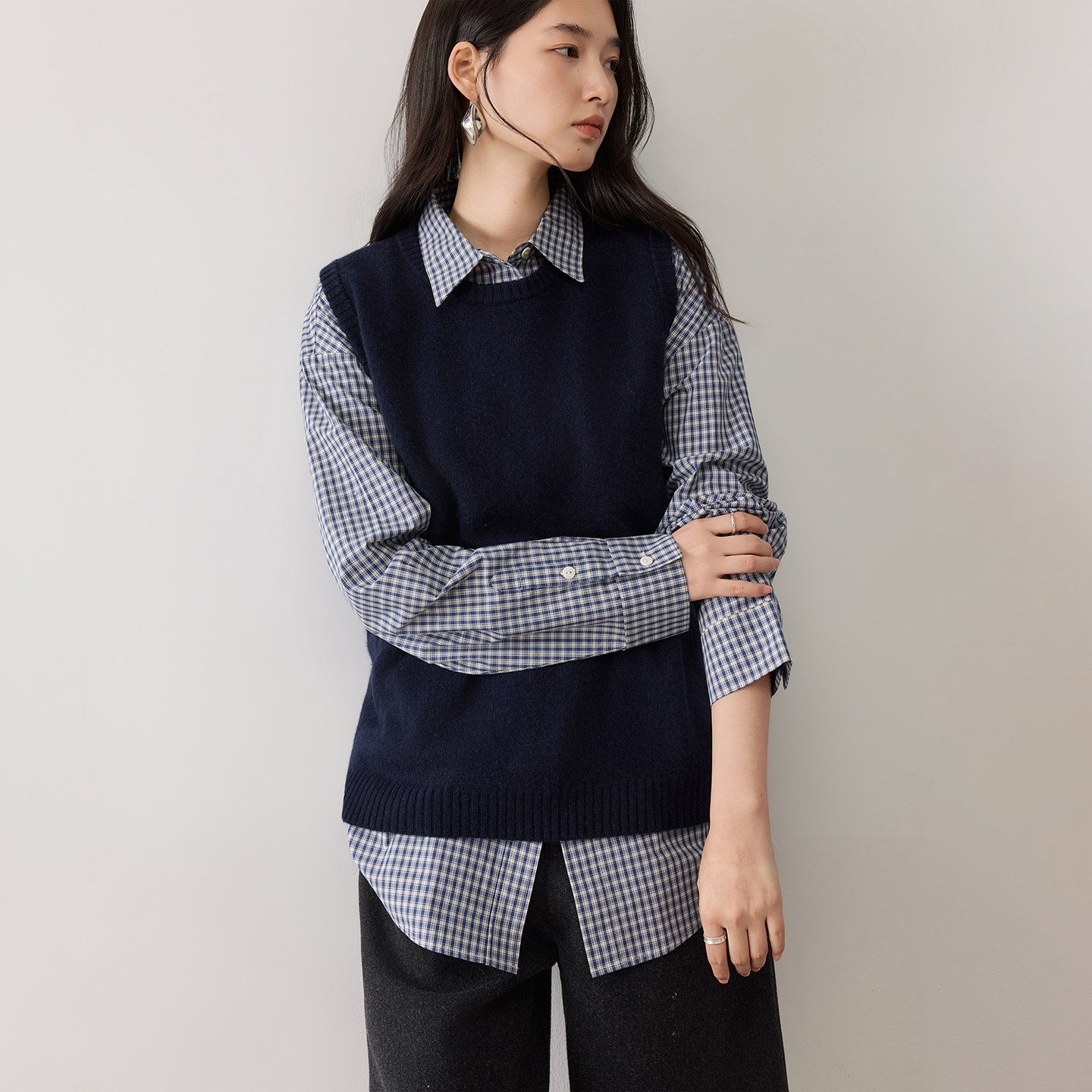 学院风圆领山羊绒女背心显瘦百搭