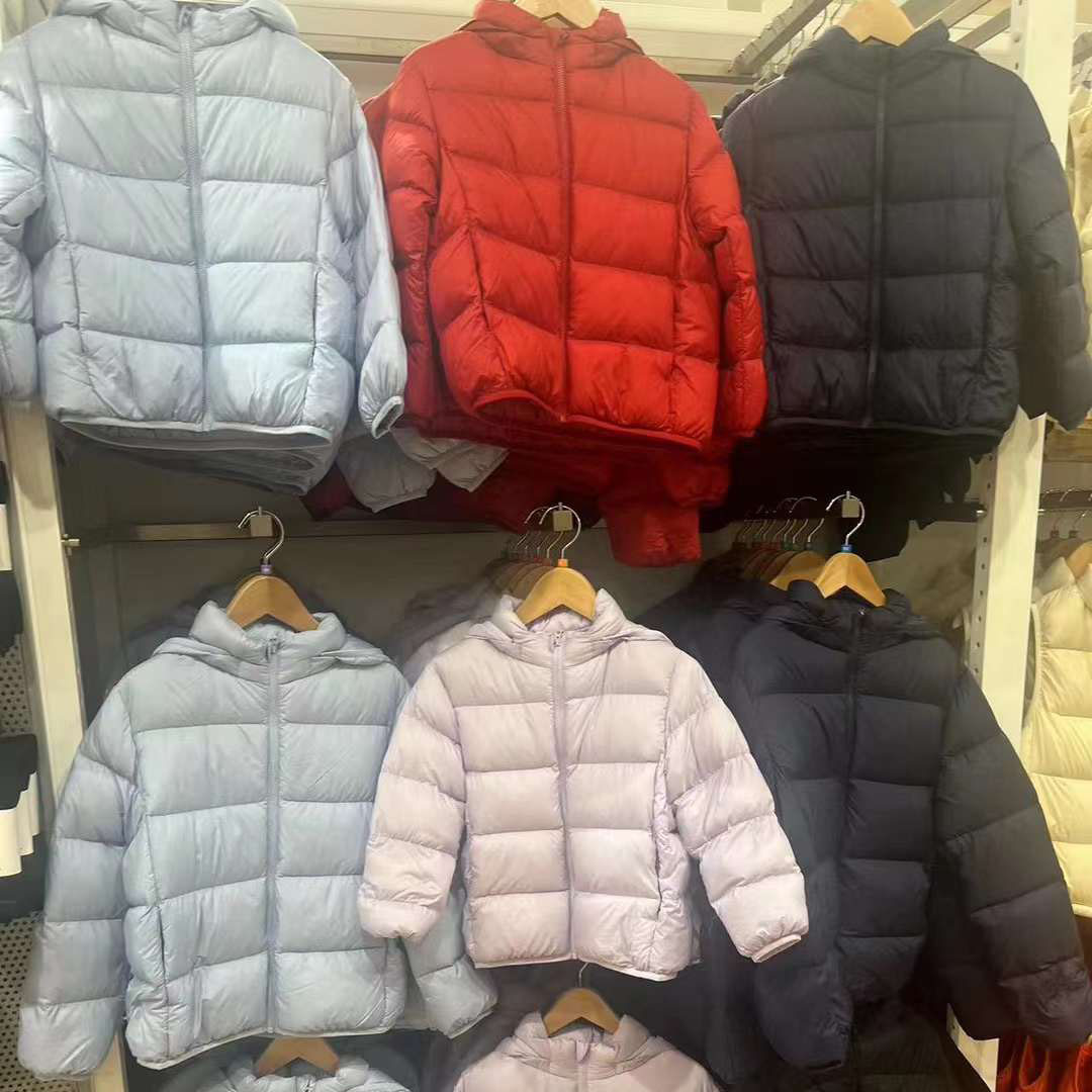 试衣间童装轻型外套连帽