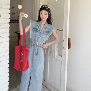 浅蓝色复古牛仔连衣裙女2025年夏季新款设计感气质收腰显瘦衬衫裙,浅粉色大衣搭配什么裙子图片