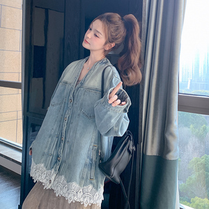 时尚拼接蕾丝边V领牛仔外套女2025春新款复古风宽松做旧韩版上衣图片