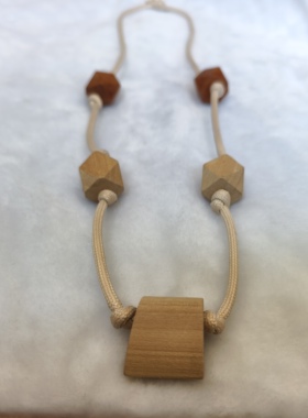 青岛外贸首饰品服装配饰毛衣链潮流时尚绳子编制木质吊坠长款项链