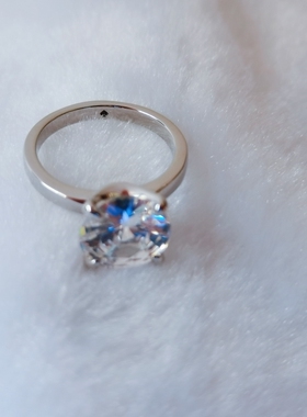 青岛外贸饰品求婚钻戒指环简洁大方气质高档黄铜镀真金锆石戒指