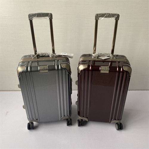 出口日本原单高端铝框行李箱海关