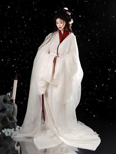 白色古装汉服战国原创