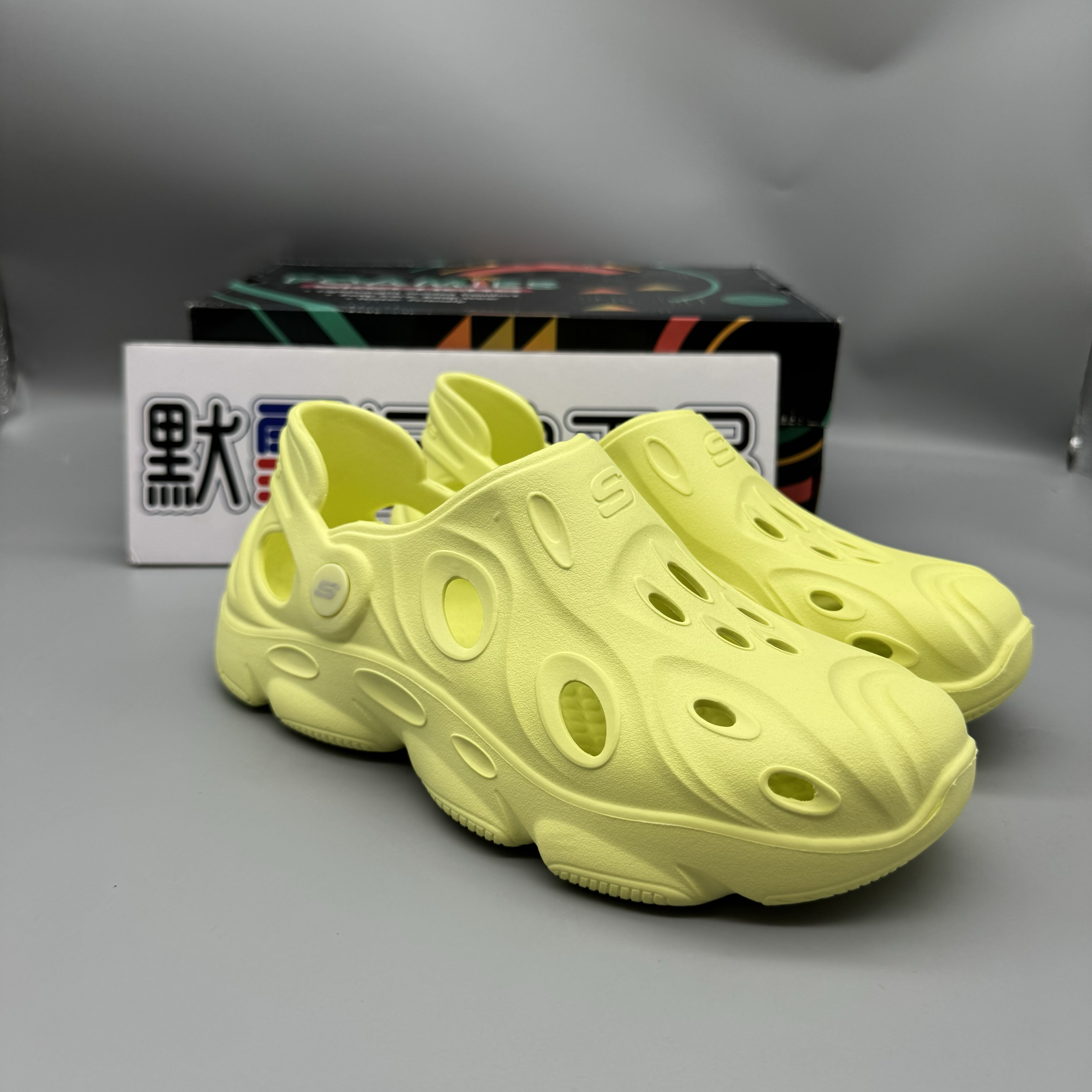 Skechers斯凯奇夏季新款女子休闲通勤泡泡鞋休闲洞洞鞋凉鞋111481