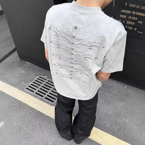 刺绣男正小众上衣柳钉短款短袖