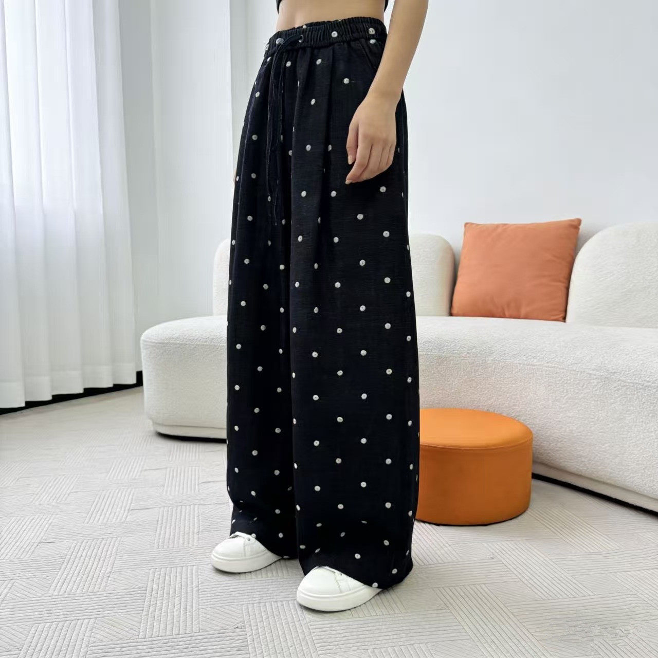 惠衣阁春季女松紧腰牛仔裤牛仔长裤宽松休闲圆点刺绣牛仔阔腿裤