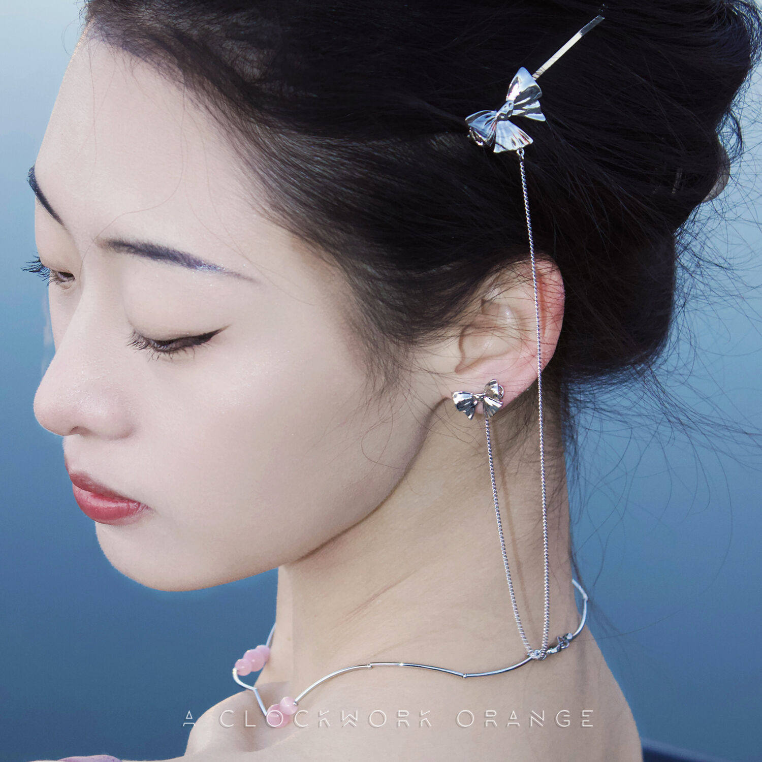 「发夹耳钉一体式」机能风甜酷银色立体蝴蝶结链条手作小众设计女