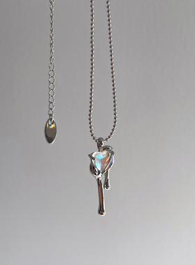 幻彩爱心融化造型甜酷圆珠项链女