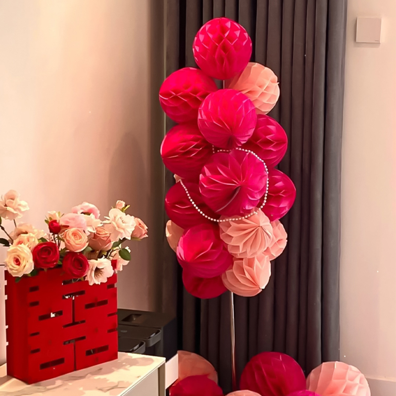 蜂窝球立柱婚房布置客厅装饰灯笼