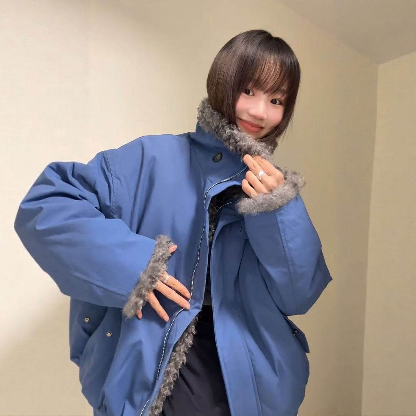 冬季蓝色毛毛拼接羽绒棉服女2025新款韩版高级感毛绒内胆保暖棉衣