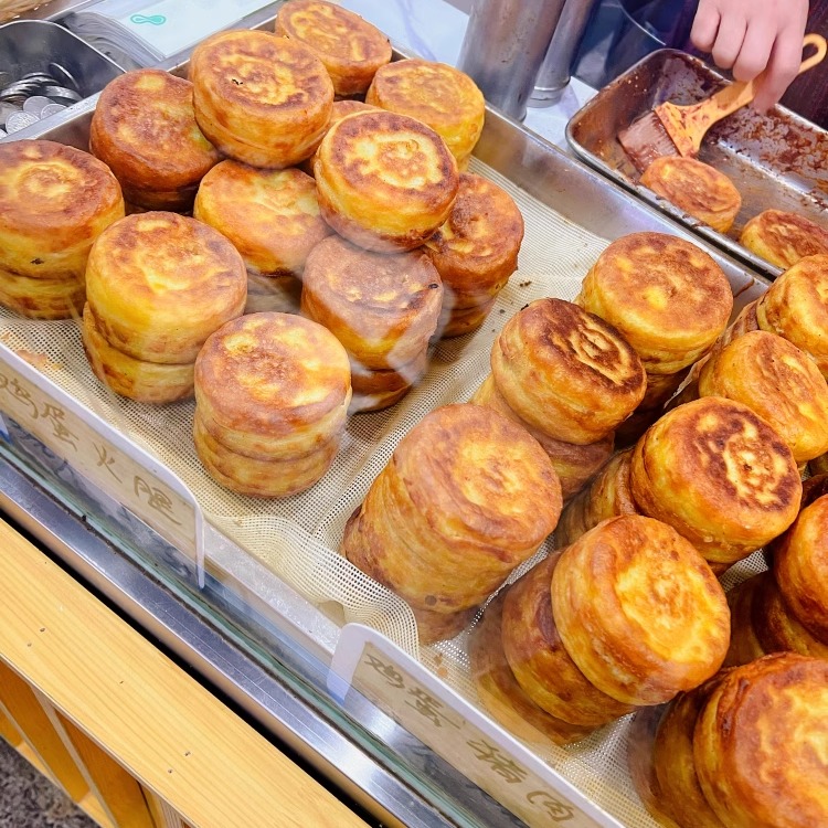 沈阳大东副食的超火爆香酥蛋堡