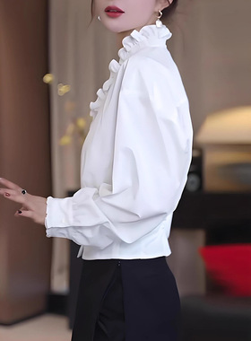 法式复古白色木耳边V领长袖衬衫女2025秋季新款时尚减龄显瘦上衣