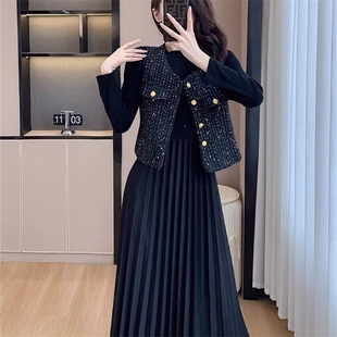春季小香风马甲连衣裙两件套女2026秋冬季新款高级感百褶长裙套装