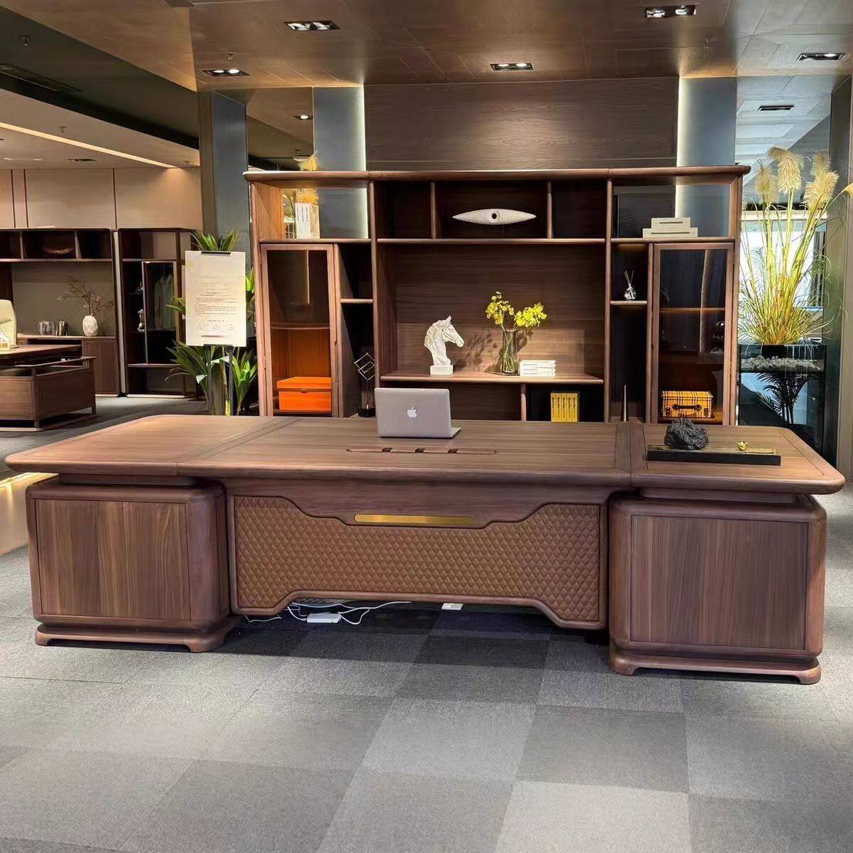 新中式北美黑胡桃木办公桌现代轻奢时尚高端办公室总裁老板大班台