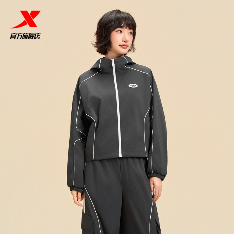 特步小个子外套女士2025年秋冬新款官方女装运动户外防风双层风衣