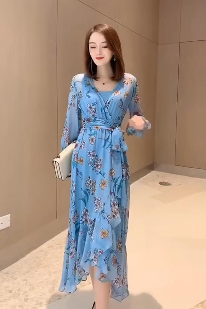 淡雅雾霾蓝荷叶边不规则碎花真丝混纺中长连衣裙配吊带波西米亚