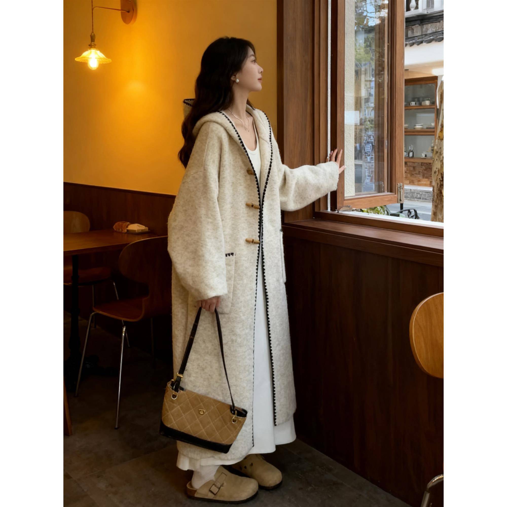 高级感连帽牛角扣长款毛衣外套女慵懒风宽松显瘦秋冬覆古针织大衣