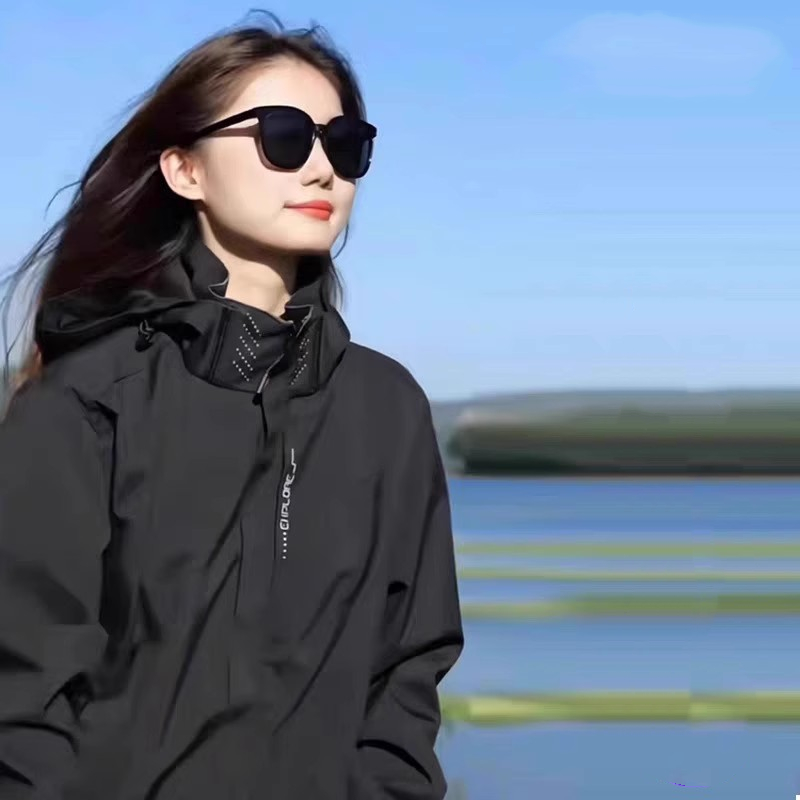 冲锋衣男款2024新款夏季薄款户外三合一外套软壳爬山服女防风登山