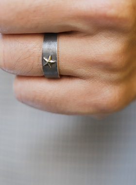 立体星星10K金手工烟熏黑银戒指