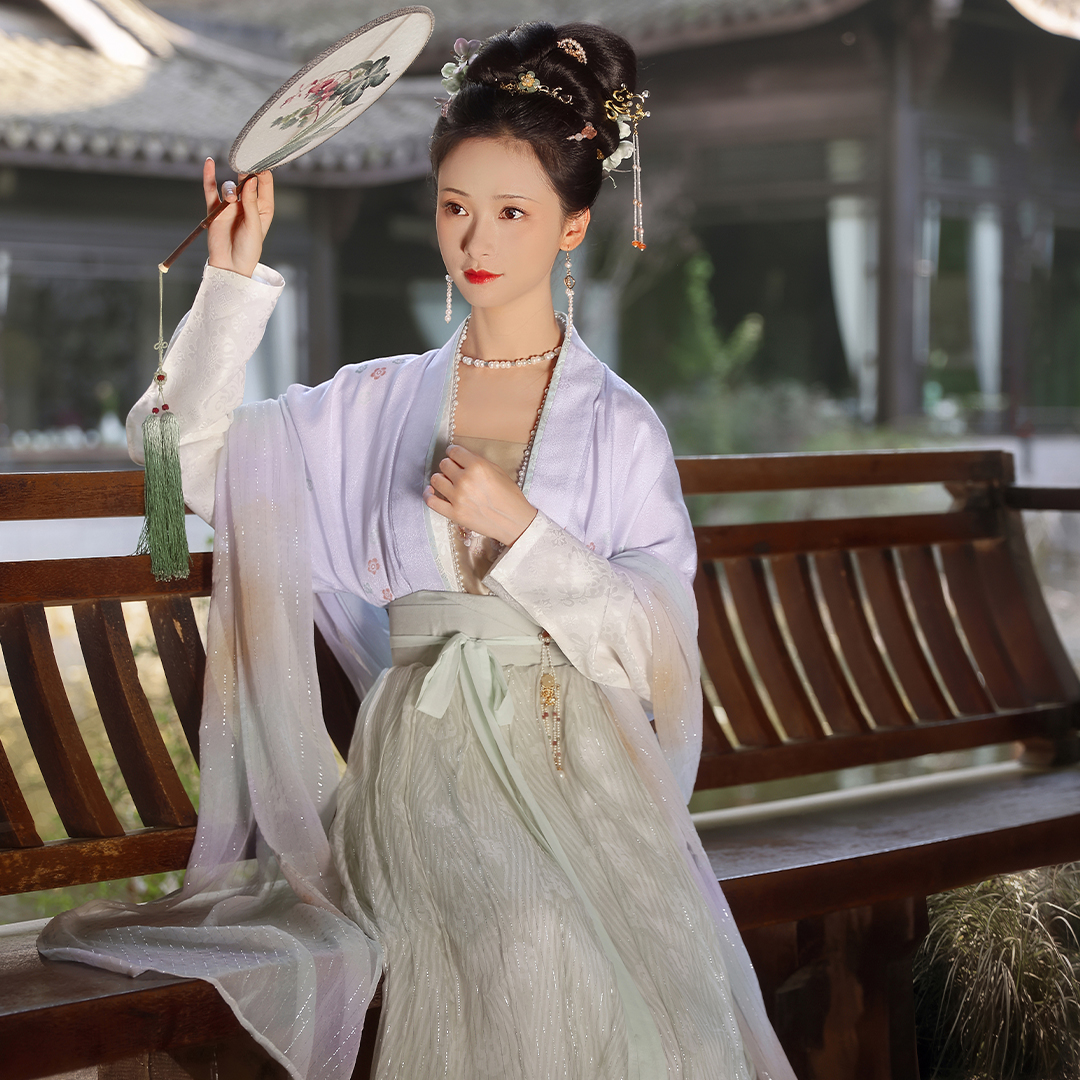 莹玉丨簪花阁汉服定制丨 宋制真丝广花绫襦裙手绣抱腹套春夏日常