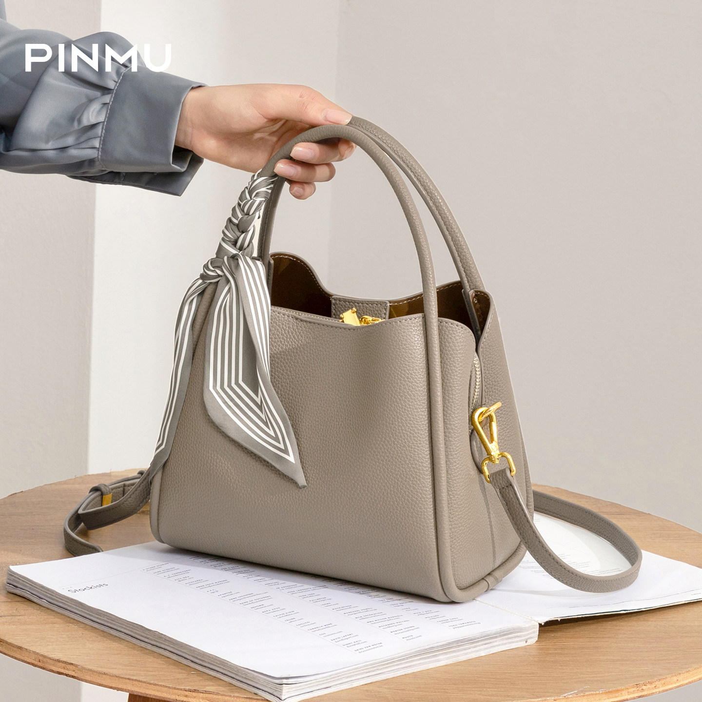 手提水桶包包女式2026新款大容量通勤菜篮子包百搭斜挎包送妈妈款,箱包皮具/热销女包/男包,水桶包,淘宝优惠券,粉丝福利购,淘宝优惠卷