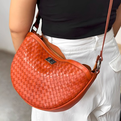 转山头层牛皮水染植鞣皮月牙包