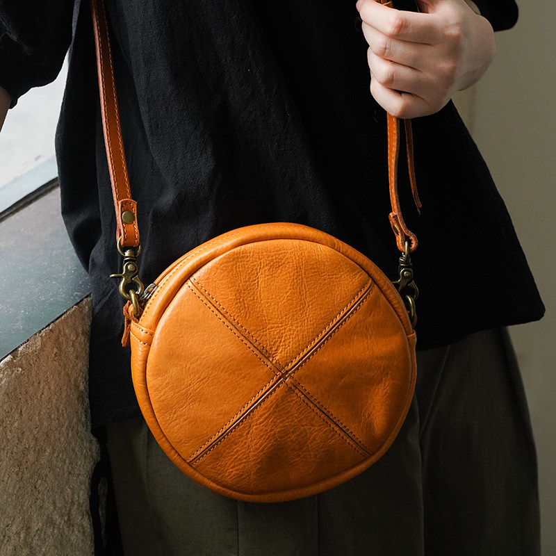 转山头层植鞣牛皮圆饼包真皮百搭圆形小包包女士洋气斜挎包包简约,箱包皮具/热销女包/男包,通用款女包,淘宝优惠券,粉丝福利购,淘宝优惠卷