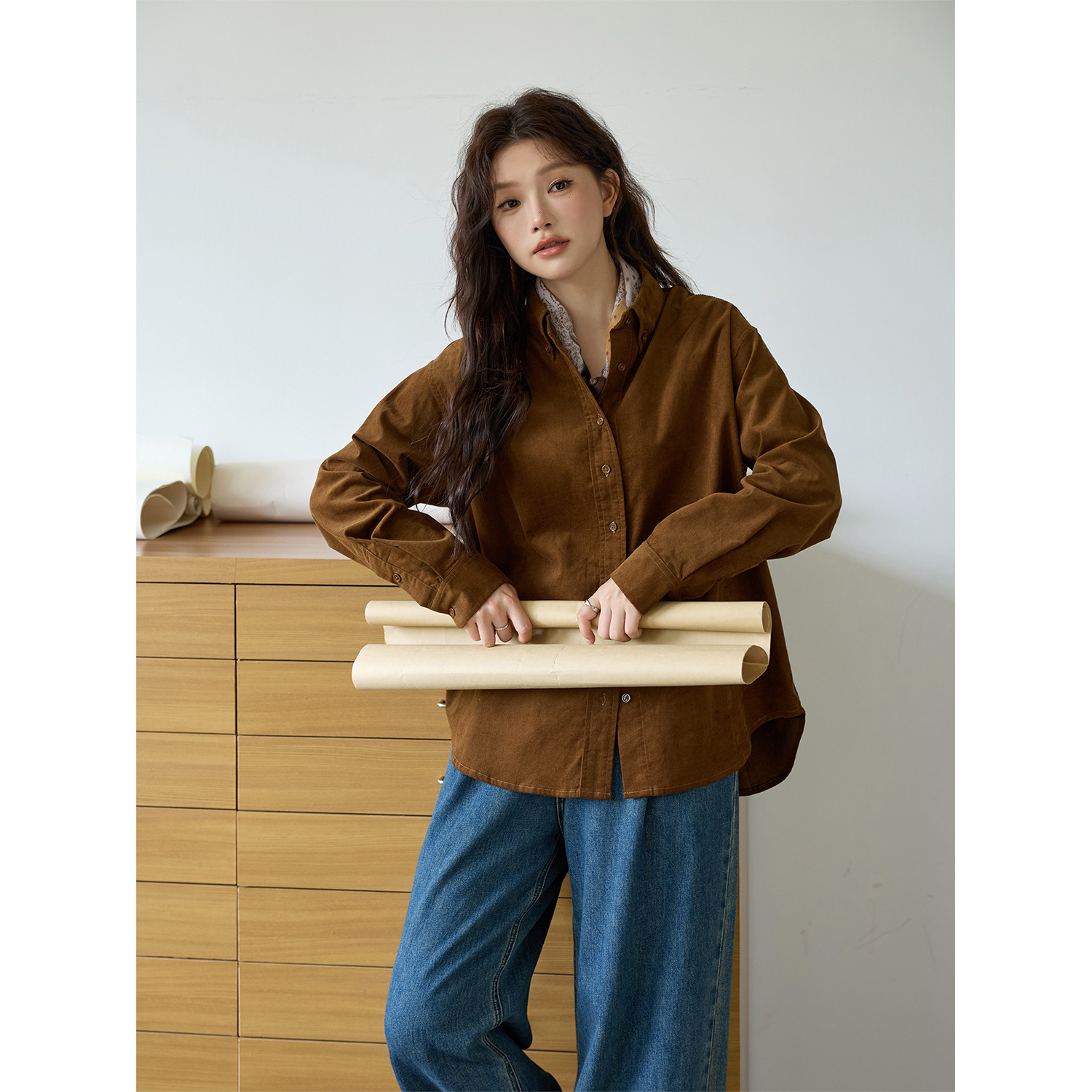 大码女装春秋经典灯芯绒衬衫胖mm小众设计感翻领舒适宽松百搭衬衫