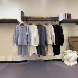 博主推荐爆款初秋宽松慵懒风圆领毛衣高腰短裤针织套装女韩系