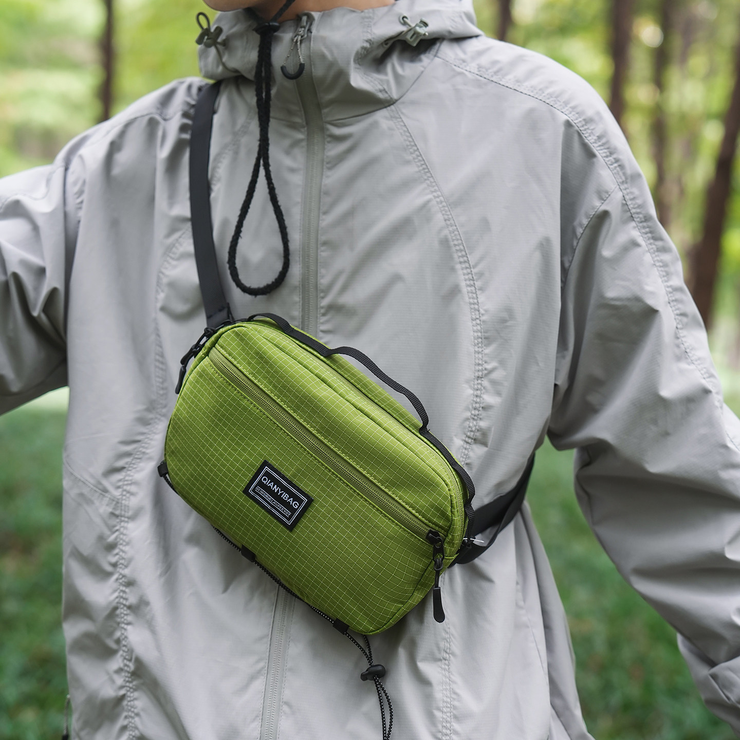 轻量化小挎包男女2025新款潮休闲斜挎包胸包便携出行背包运动腰包