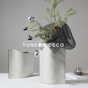 现代简约客厅玄关装饰柜子摆件高级感干花花束金属插花器家居软装