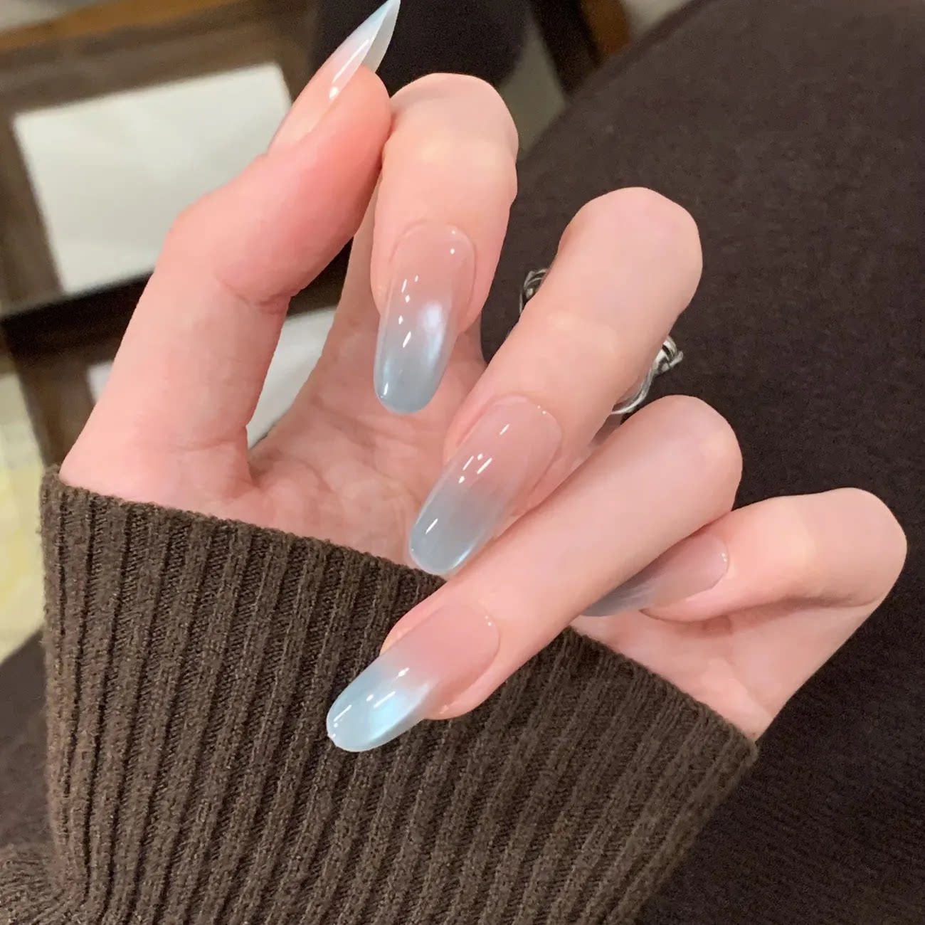 蓝色高级感手工显白穿戴甲猫眼图片