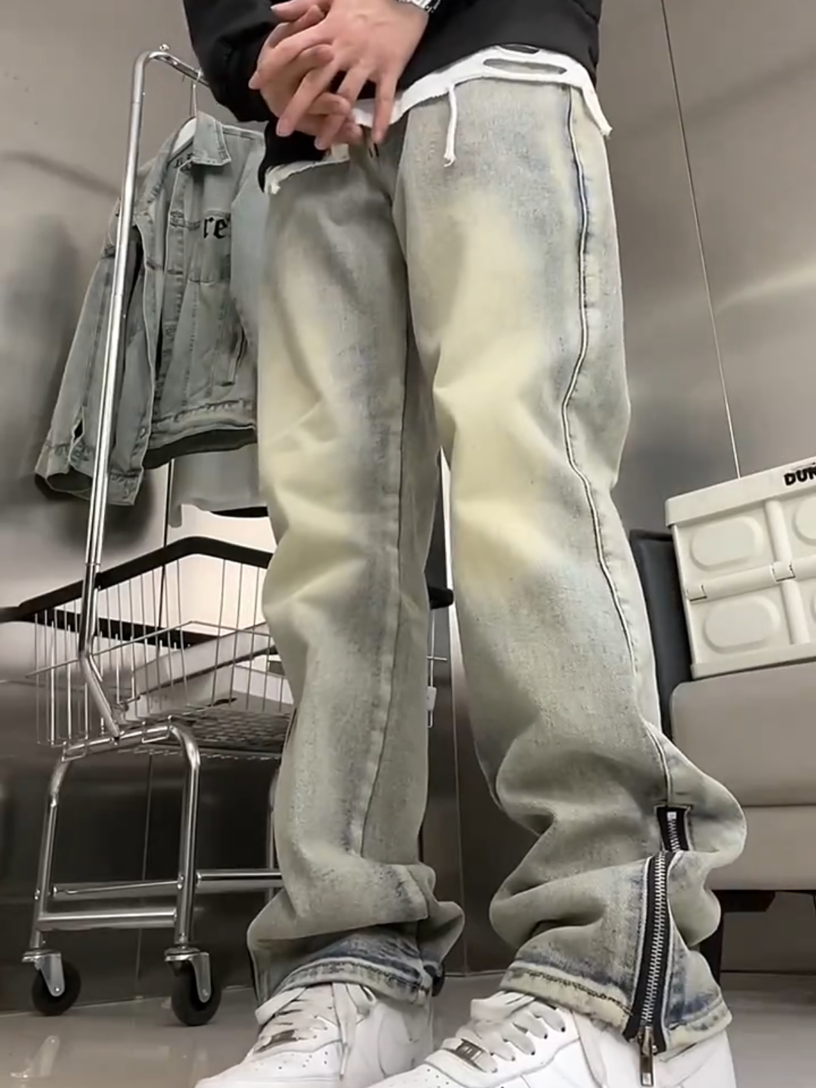 做旧黄泥染开叉拉链牛仔裤