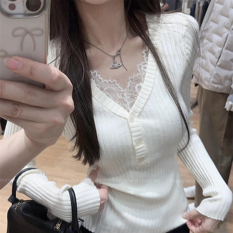 韩系气质蕾丝拼接纯欲风打底毛衣春季v领坑条高级感针织内搭上衣