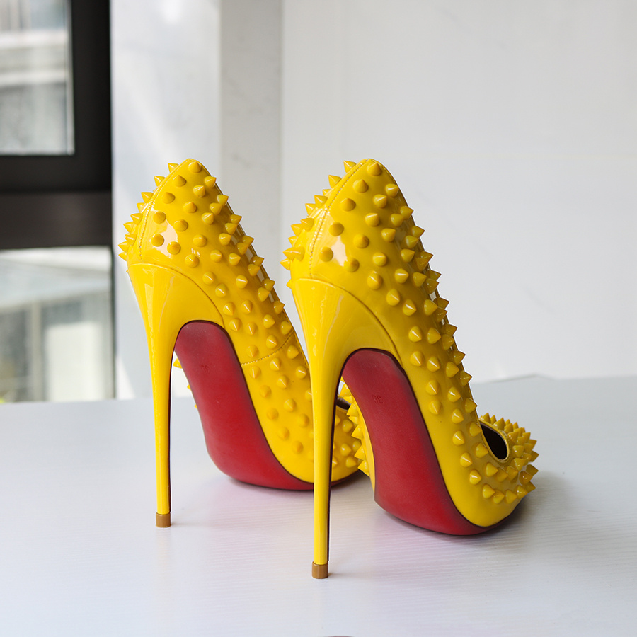 黄色大码细高跟鞋法式朋克风铆钉