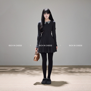 RICHINCHEESE 秋冬气质三角领巾设计针织弹力收腰连衣裙 海德公园