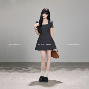 拼接简约捏褶设计纯色西装 法式 收腰连衣裙 天使之翼 RICHINCHEESE