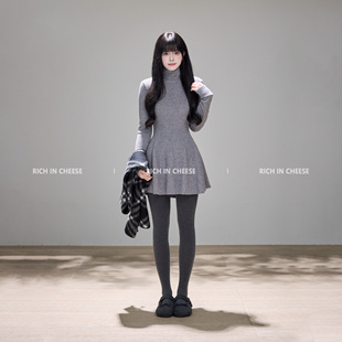 RICHINCHEESE 秋冬高领拉毛设计针织弹力打底收腰连衣裙 心动细节