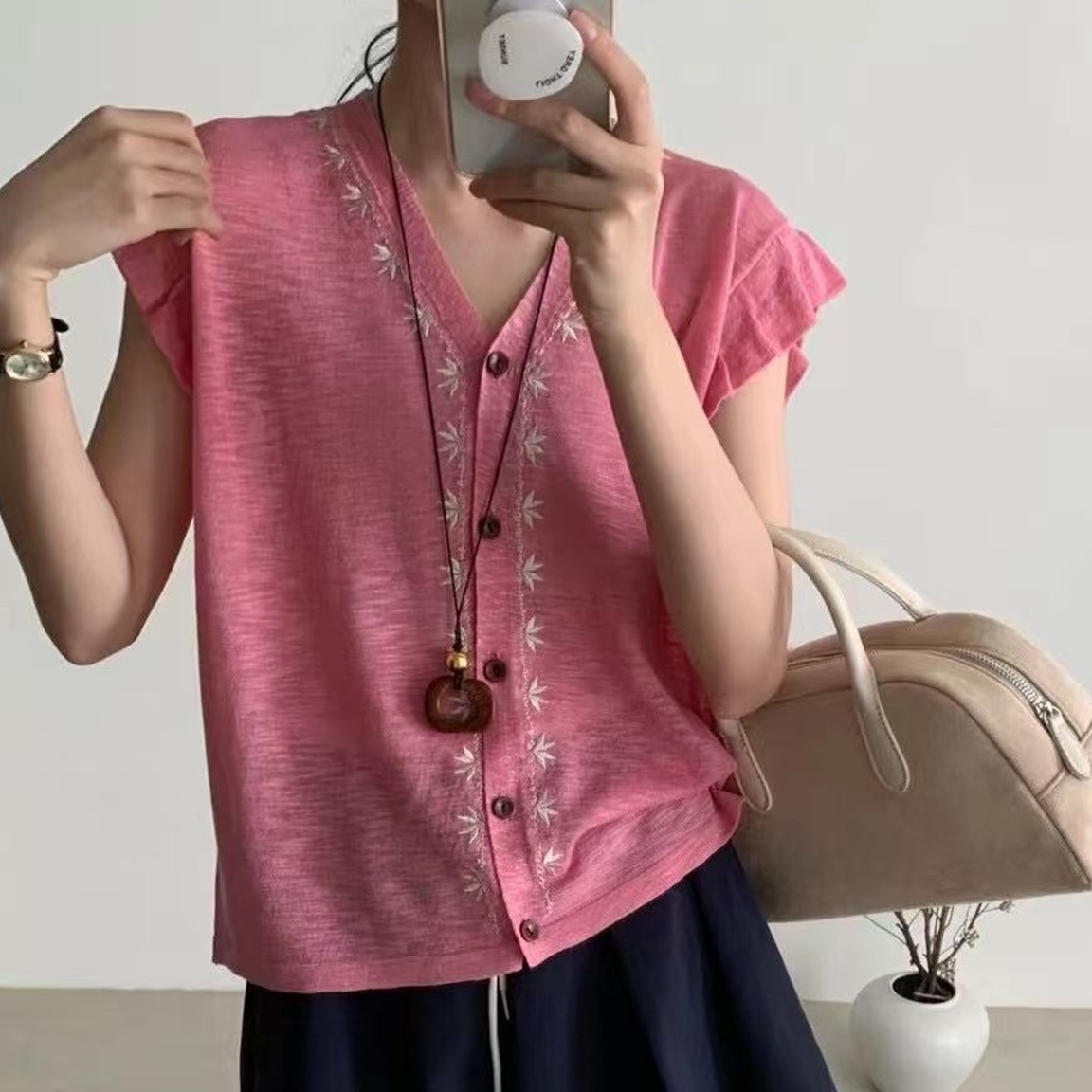 25夏季新款时尚百搭V领高级感无袖针织开衫女欧洲站马甲上衣33096