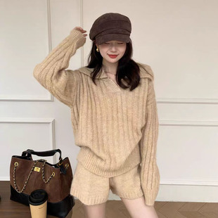 简约慵懒polo领上衣a字短裤 休闲毛衣短款 时尚 女秋冬款 两件套 套装