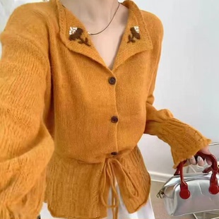 韩系翻领领边刺绣系带针织外套女秋冬新款软糯收腰喇叭袖毛衣开衫
