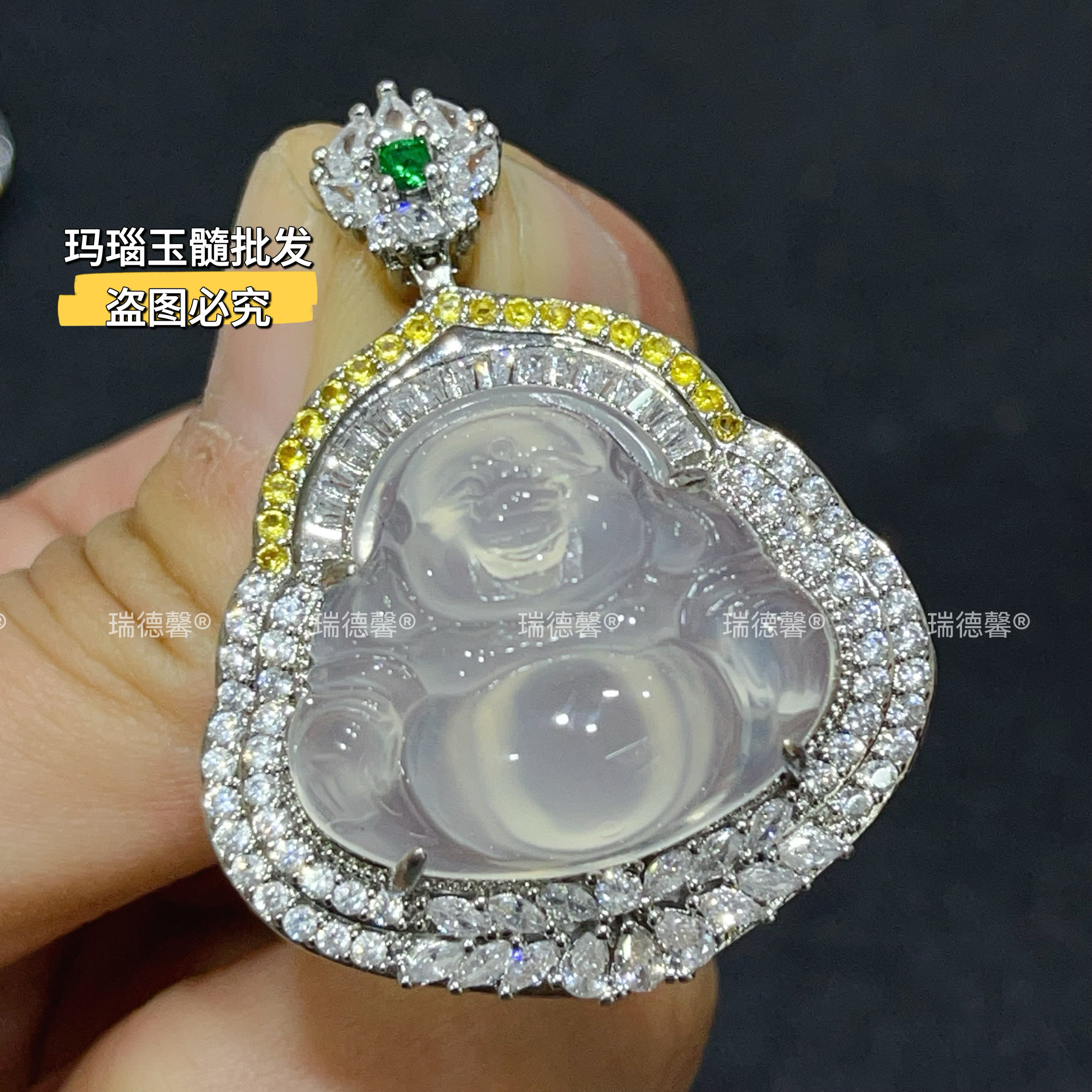 天然冰种玉髓佛公吊坠女