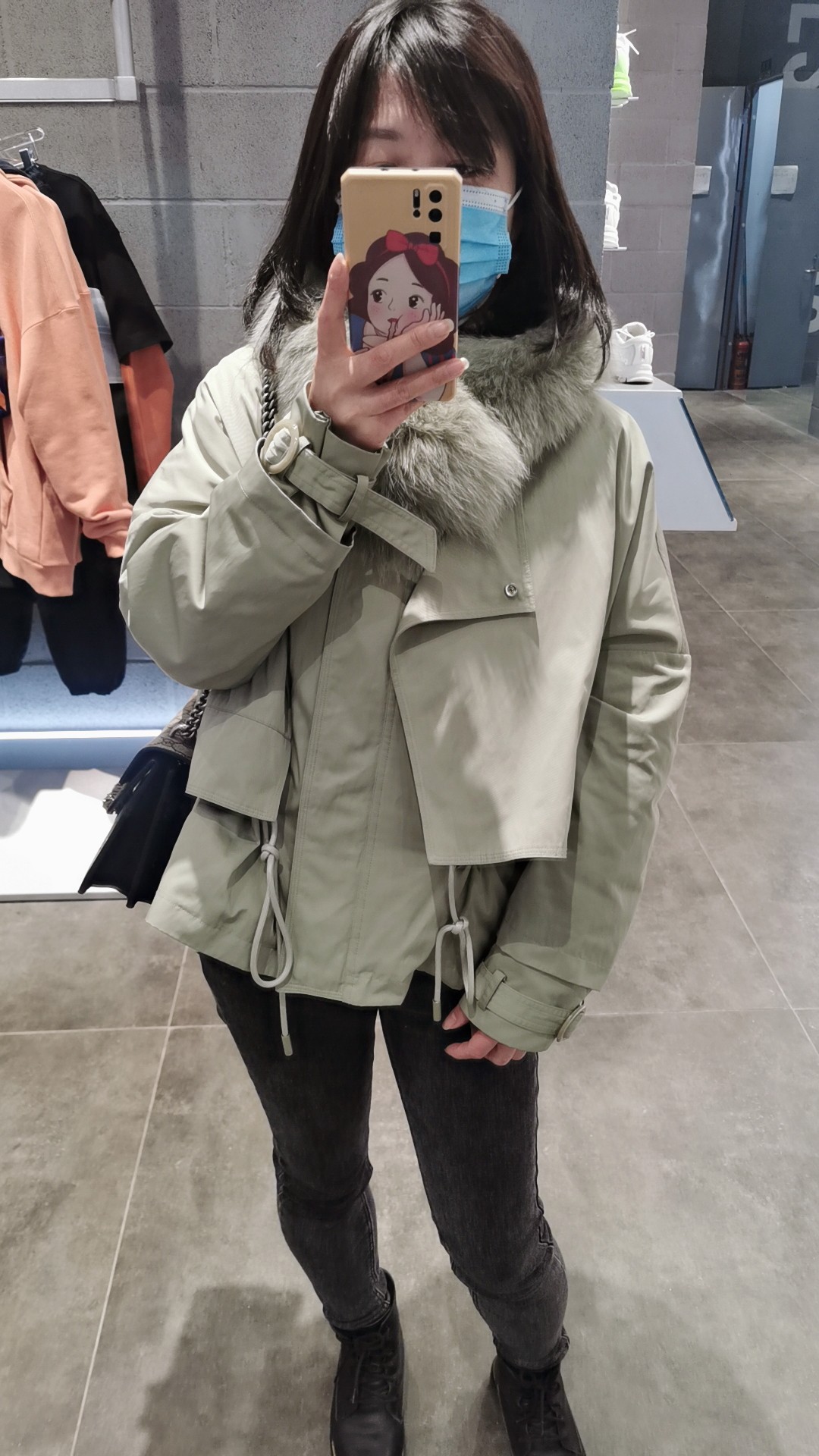 轻便白鹅绒可拆卸狐狸毛领面包服