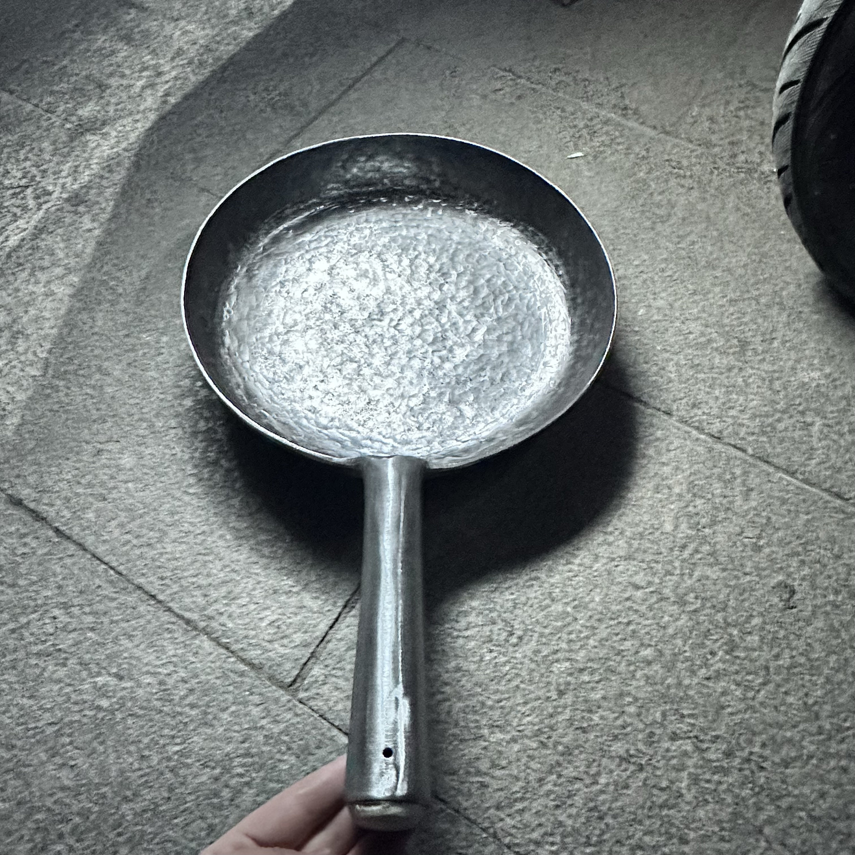 新疆喀什手工铁锅平底煎锅无涂层电磁炉燃气家用烙饼锅