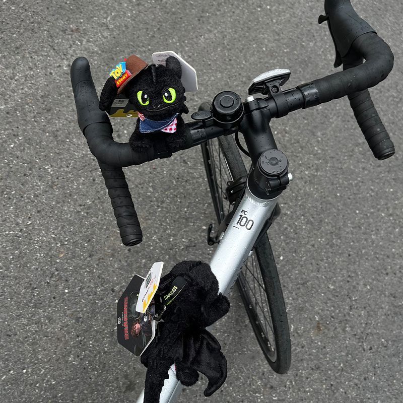 【环球正版】无牙仔自行车装饰驯龙高手夜煞光煞毛绒自行车礼物