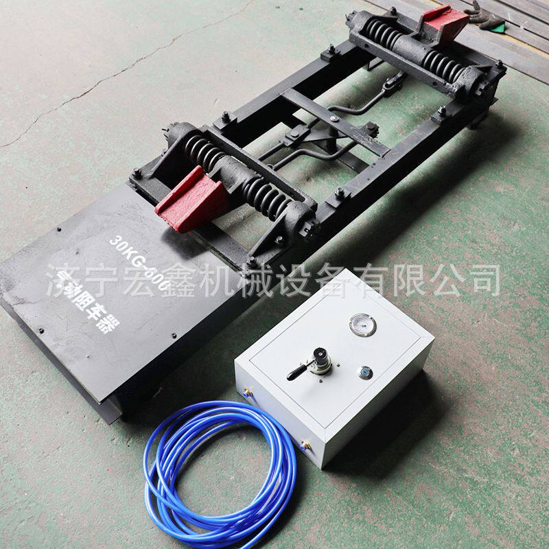 矿用双向气动阻车器QZC6抱轨式矿车挡车器联动复轨阻车器