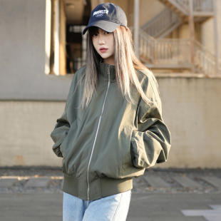 立领外套棒球服中性风酷感穿搭 春季 美式 复古军绿色飞行员夹克女款