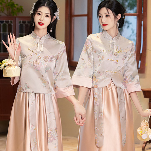 新中式伴娘服礼服租赁2026新款秋季高级小众显瘦缎面姐妹团礼服裙